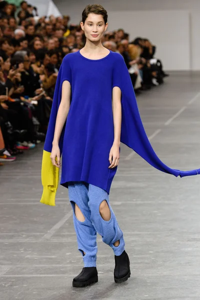 Look 64